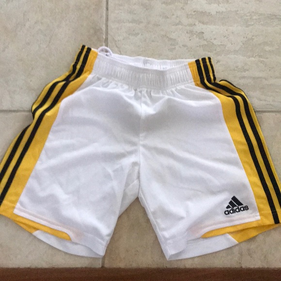 Basketball shorts - Picture 1 of 2